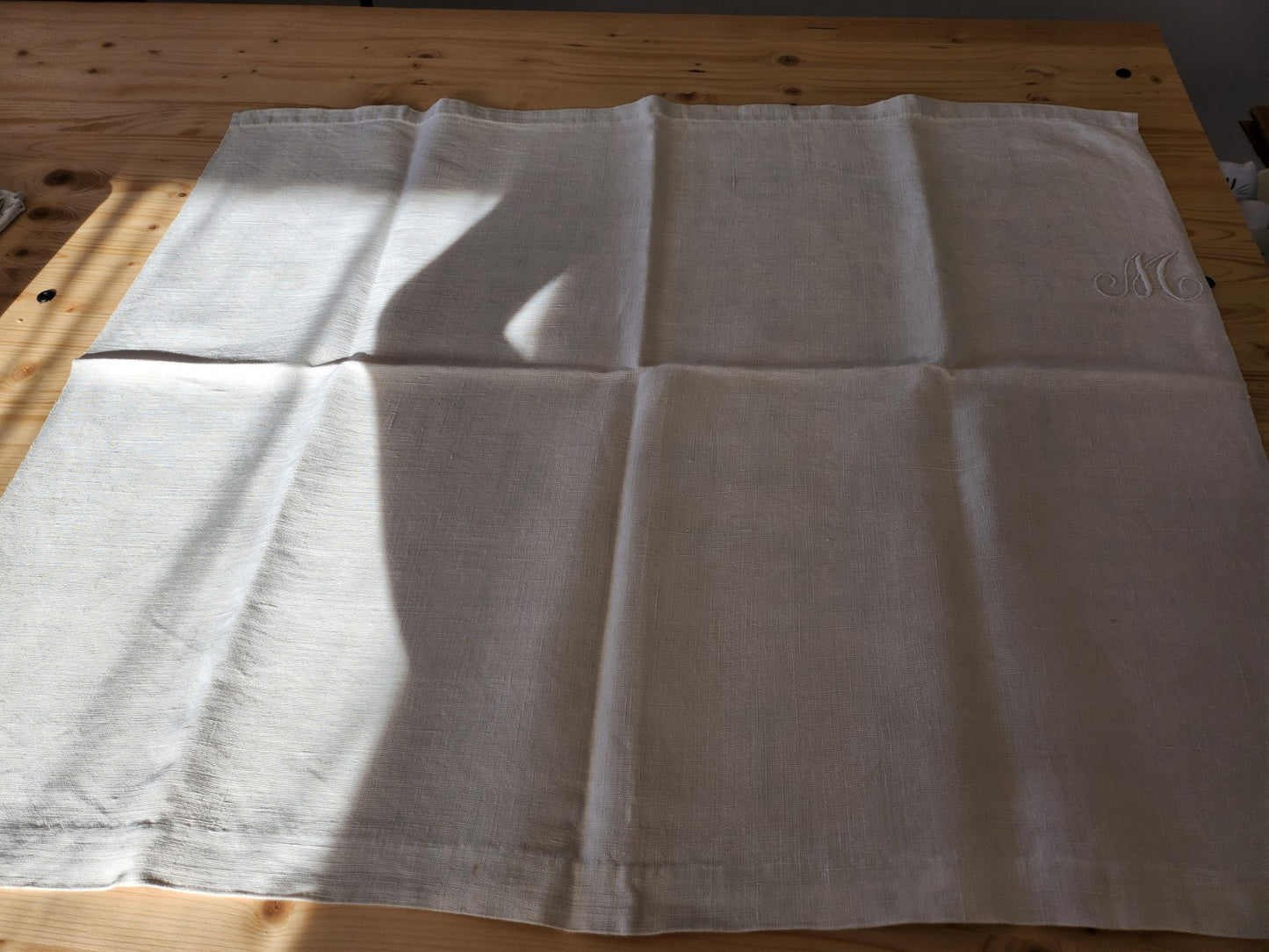 Ancien coupon   gros monogramme M tissu  toile ancienne  B8
