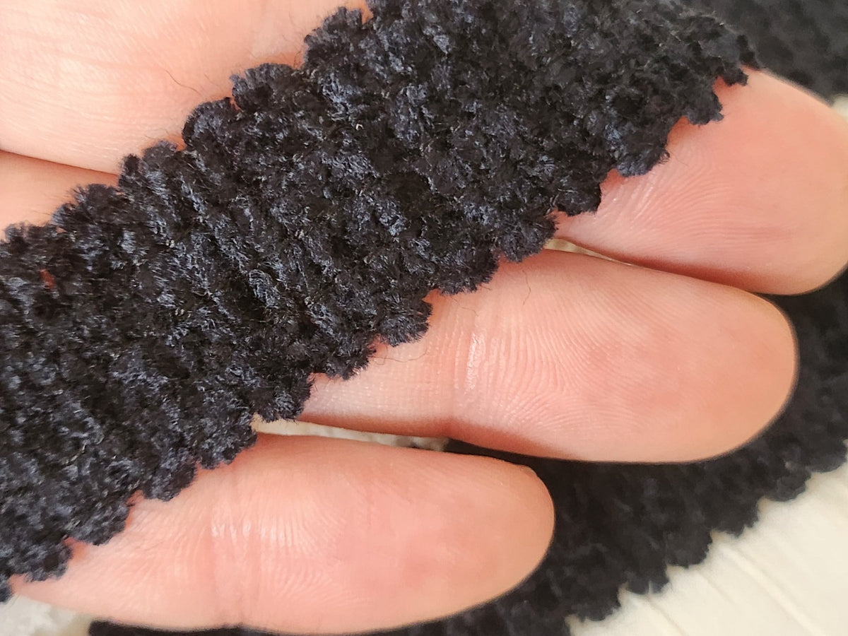 Galon noir style chenille 5 métres sur 2,3 cm made  in France A3
