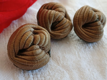 Trio gros boutons anciens passementerie vintage marron 2,6 cm ref 6452