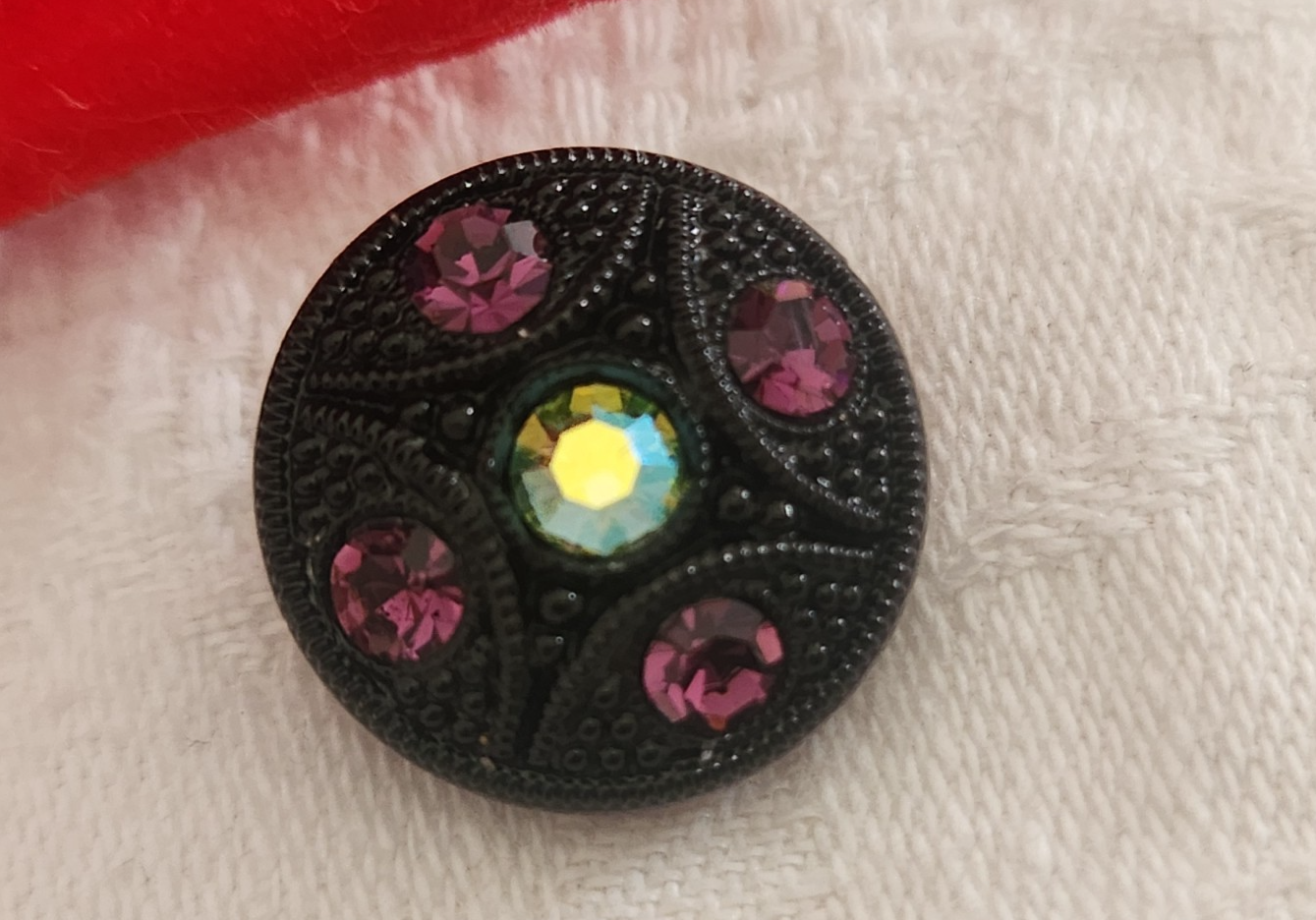 Bouton vintage en verre noir avec strass verre violet 18 mm ou   1,8 cm G19A