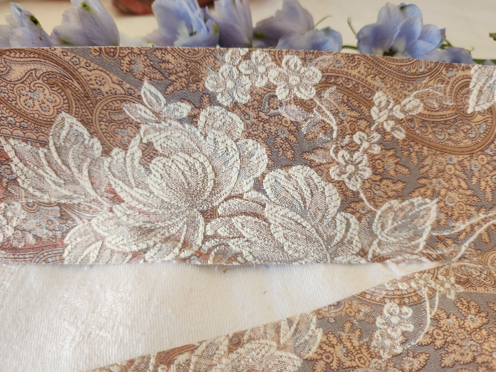 Large galon ruban vintage motif relief 6,6 cm 4 métres 20 superbe B9