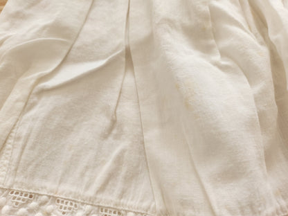 Petite robe ancienne enfant poupée blanc fine dentelle jour B6
