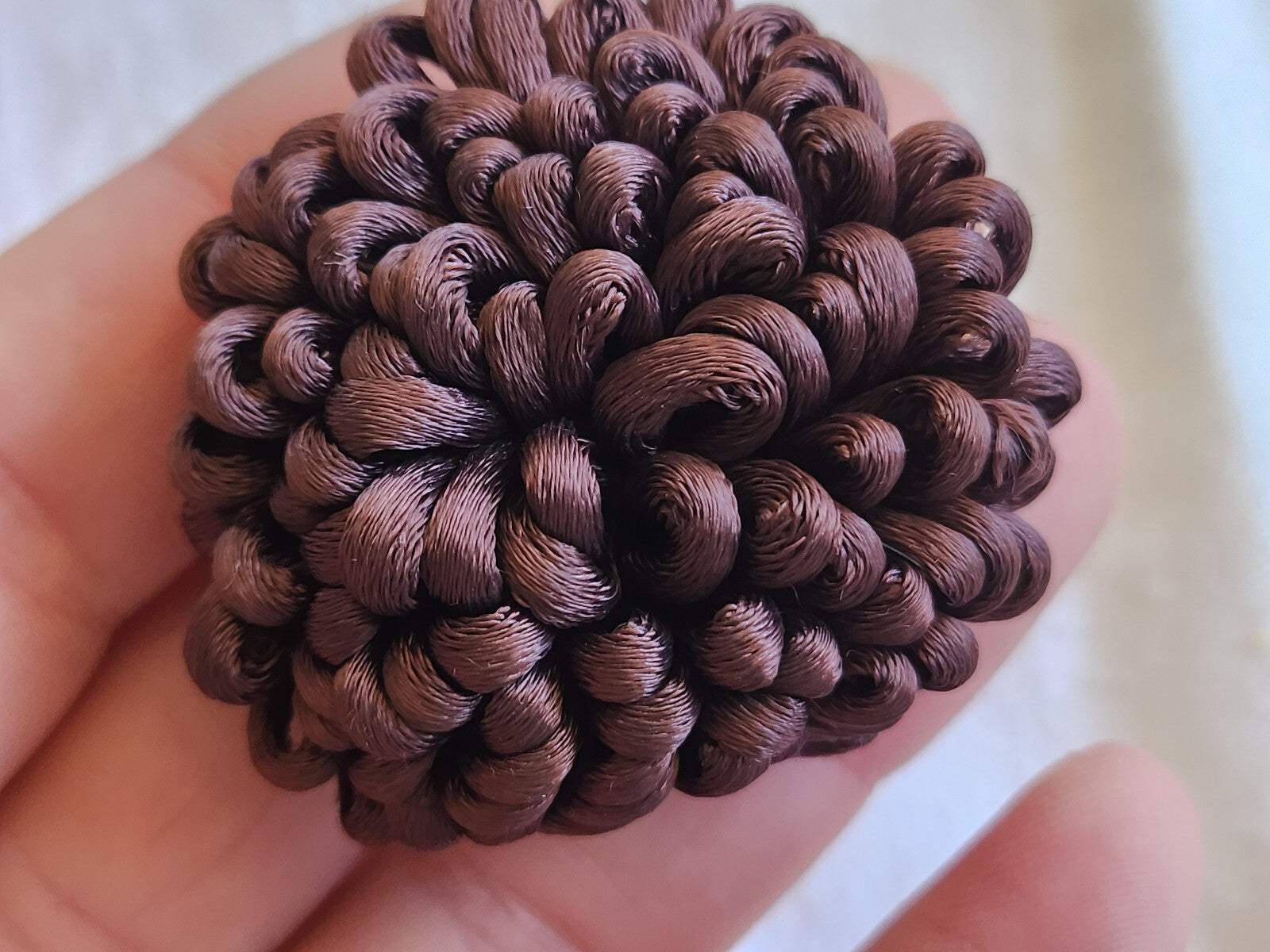 Haute couture gros bouton ancien soie passementerie vert 4,4 cm ref 759