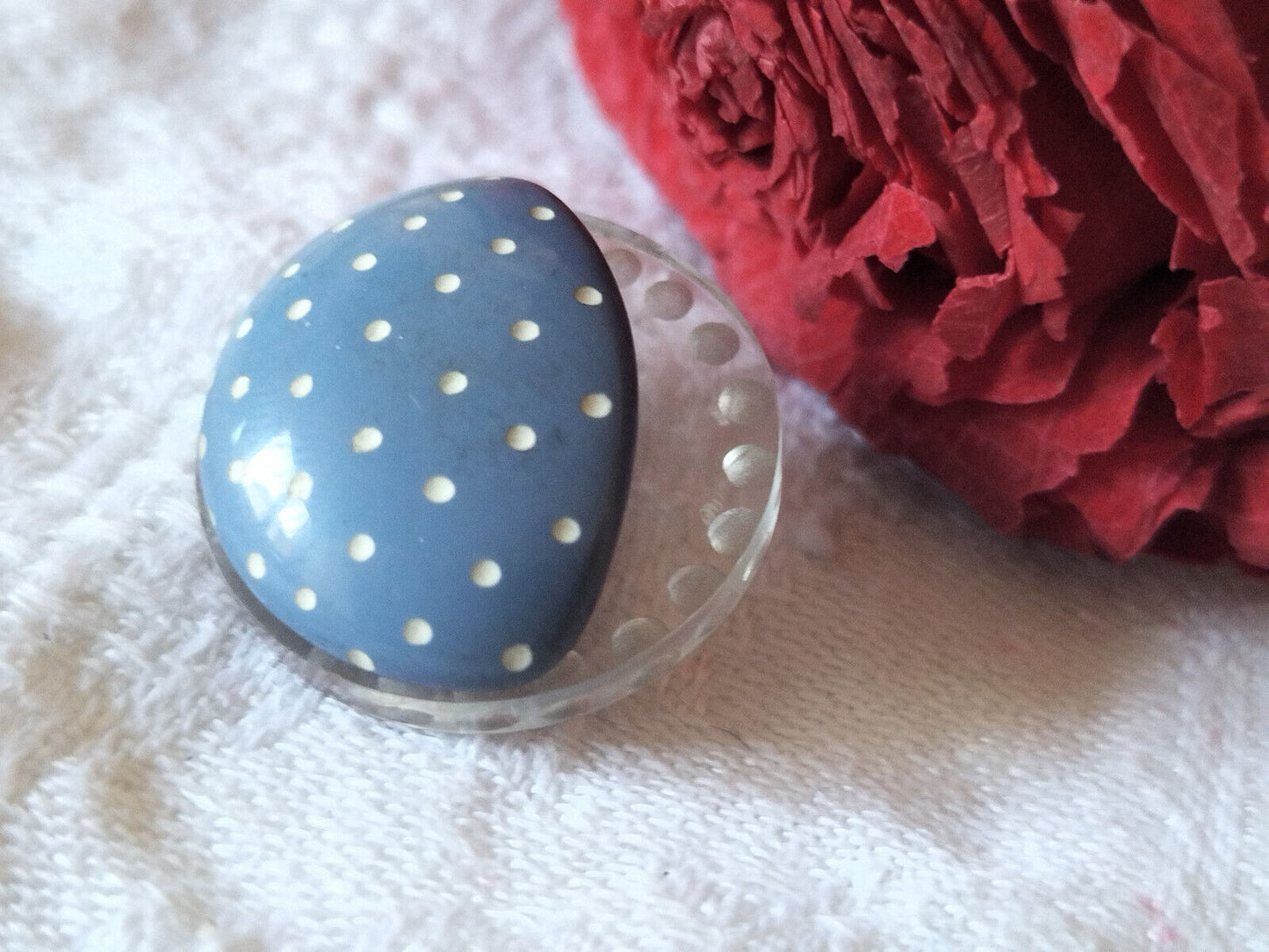 Beau bouton ancien bleu transparent collection originaux vintage 2,2 cm ref 3325