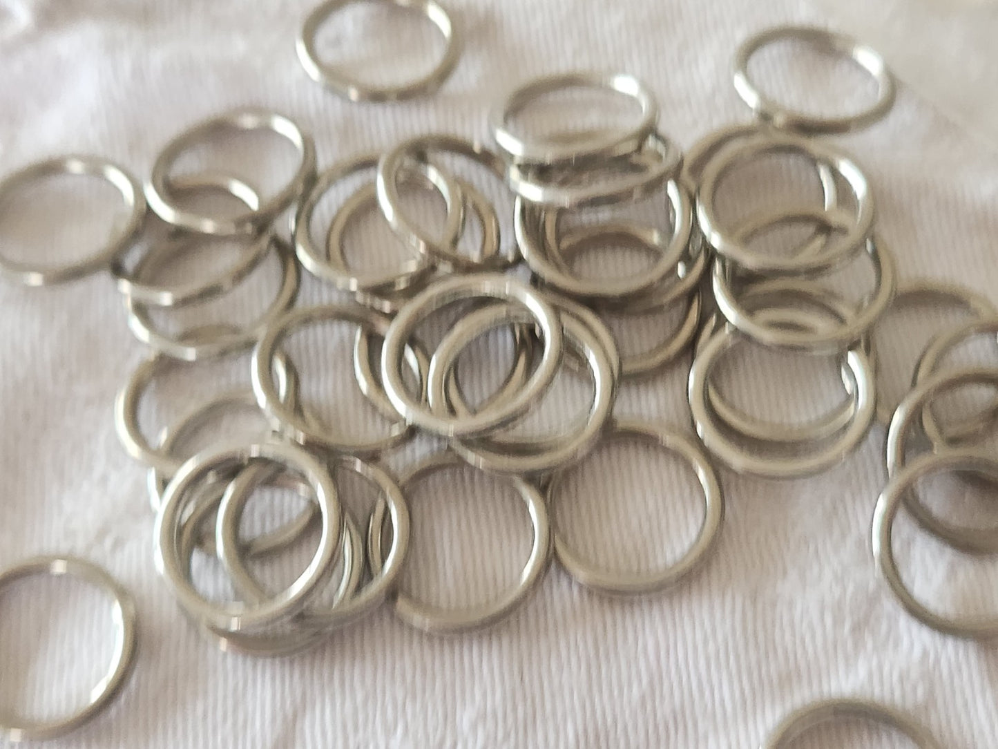 Lot 36 anneaux vintage metal argenté mercerie diamètre 1,6 cm T3