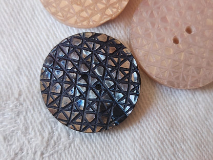 Collection  trio boutons ancien en nacre ciselé  2 et 2,3 cm rose bleu D11D