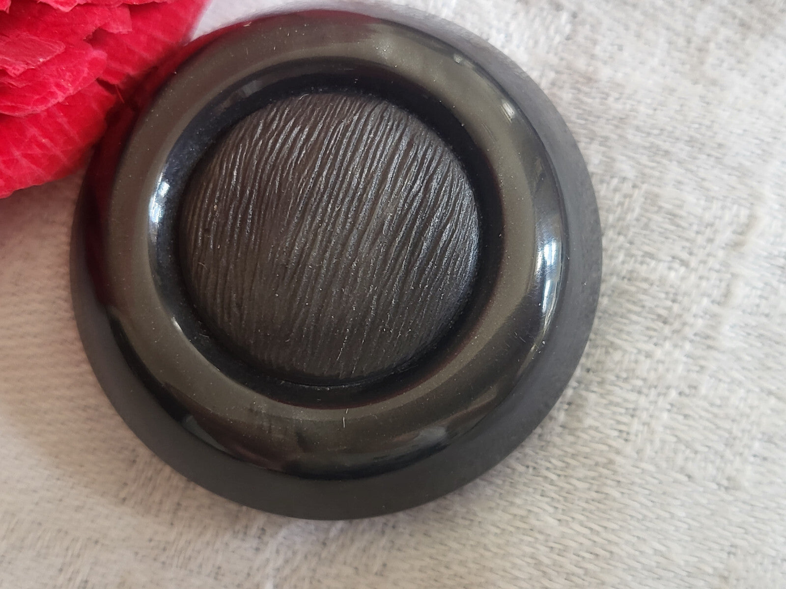 Epais bouton ancien gris  lumineux vintage épais  diamètre: 3,3 cm D10N