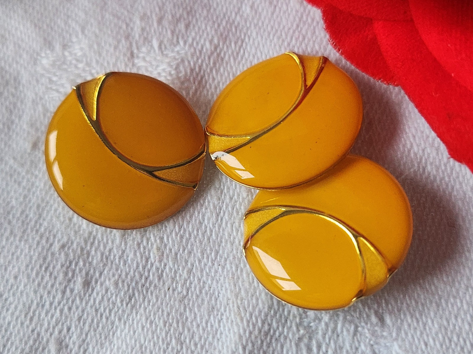 Trio boutons vintage en métal argenté jaune  2 cm D5N