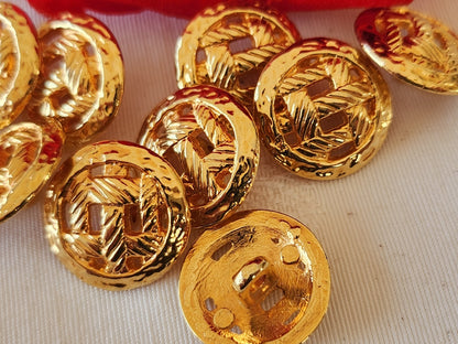 Lot 8 boutons vintage en métal ajouré doré  2 cm ou 20 mm ref 6662