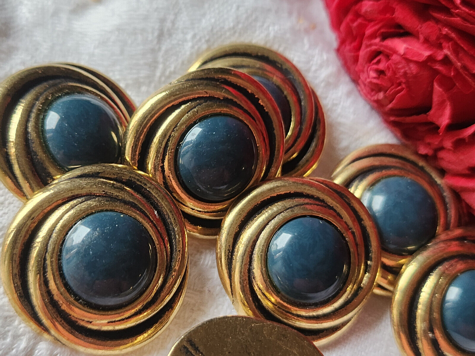 Lot 6 boutons vintage en métal doré bleu lourd pied  2,4 cm ref 1800