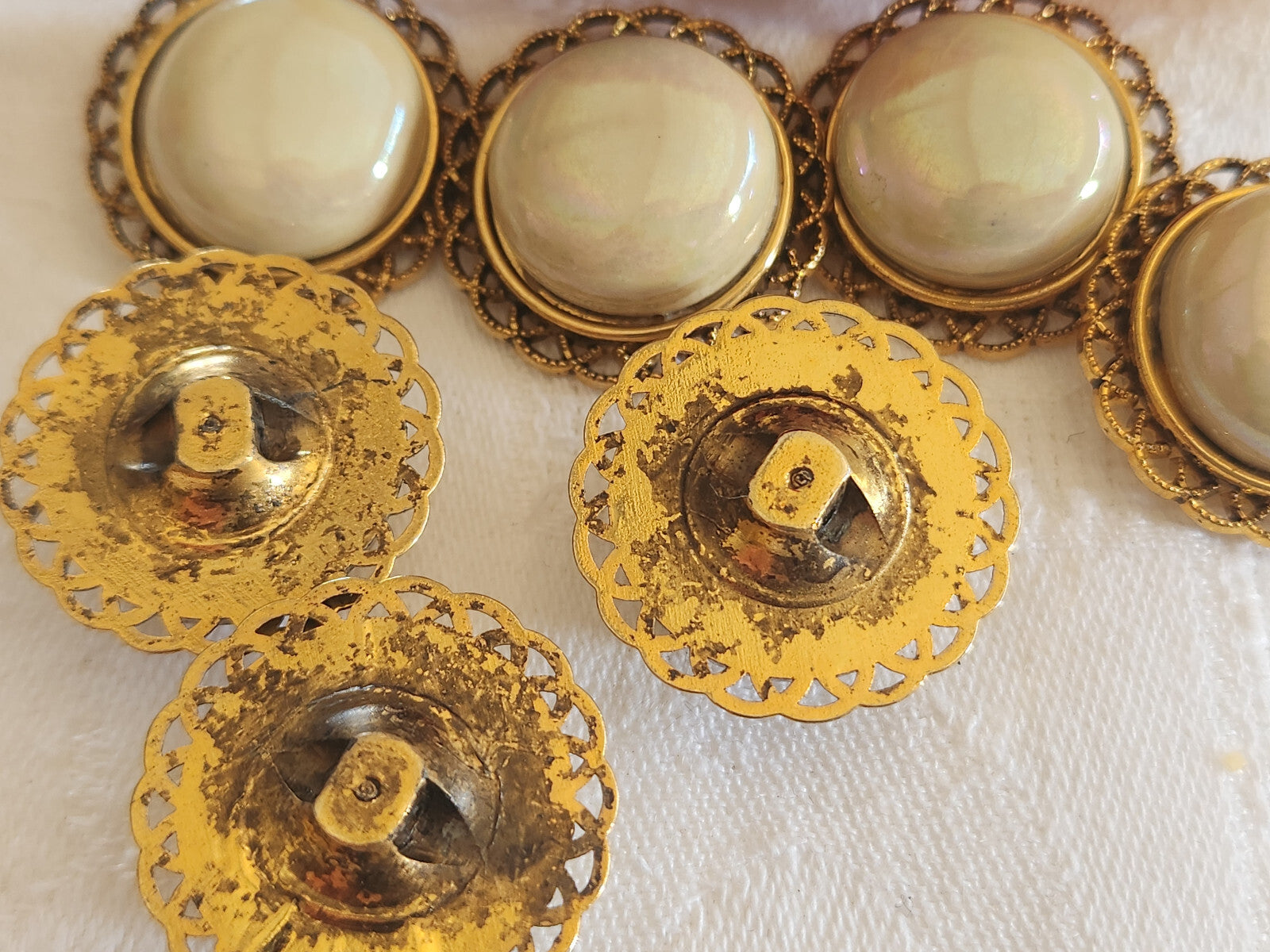 Lot 6 superbes boutons vintage coeur beige reflet modoré 2,3 cm ref 732