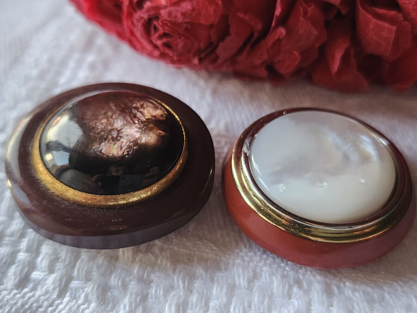Duo boutons vintage avec cabochon en nacre pied 2,4 et 2,5  cm D10K