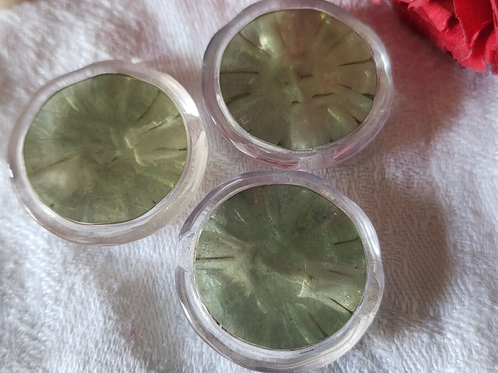 Trio gros boutons vintage  cœur vert transparent pied 3 cm ref 2085