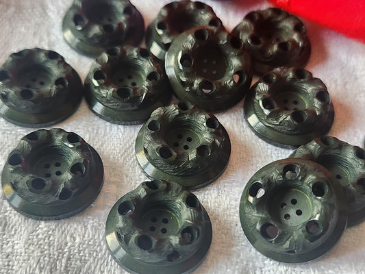 Lot 12 boutons vintage vert 1,7 cm ajouré trou ref 5500
