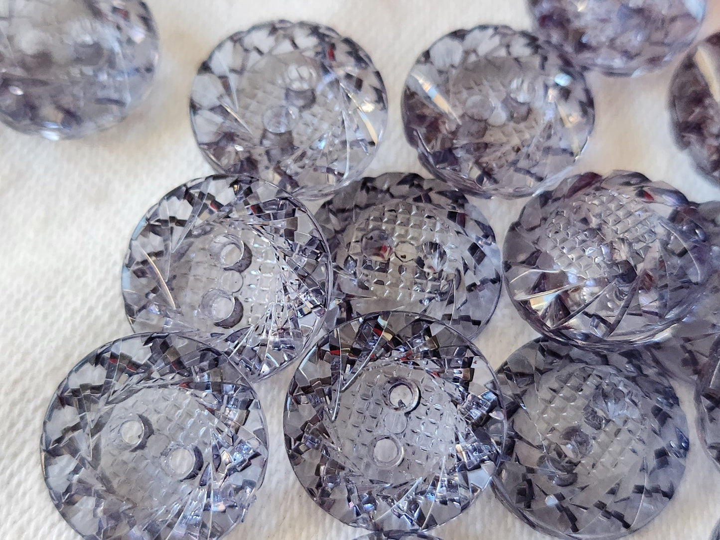 Lot 15  boutons bleu transparent acrylique 1,5 cm ref 1732