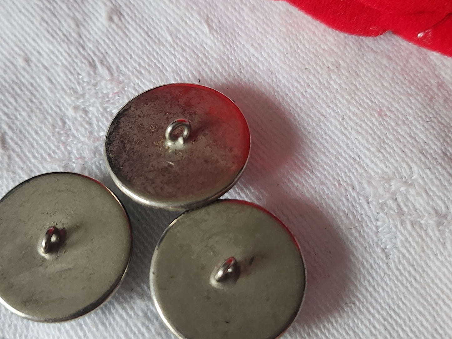Trio  boutons vintage en métal argenté bombé bleu ancien 1,8 cm D6M