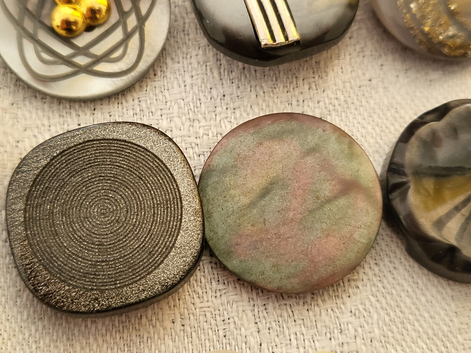 Lot 12 jolis boutons vintage panache gris à pied 1,9 à 2,3 cm ref 2416