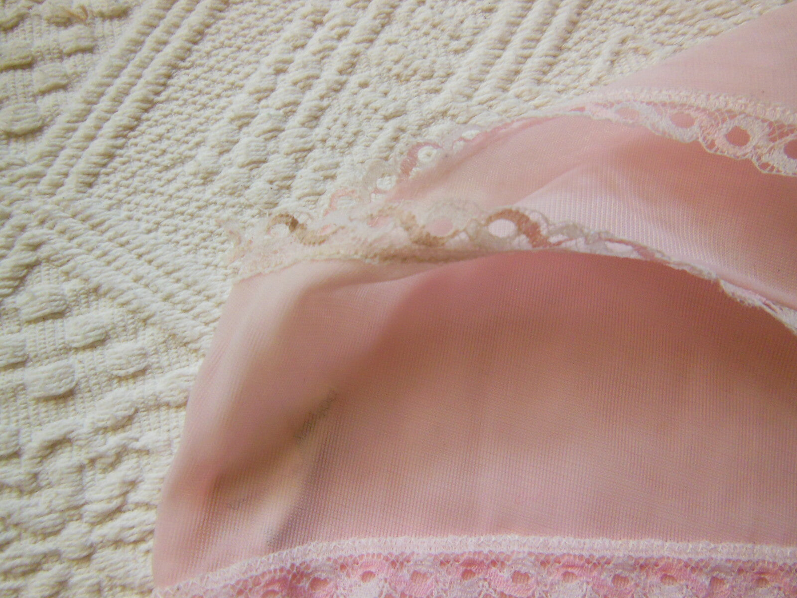 Fond de robe ancien rose enfant comme maman  à nettoyer B1