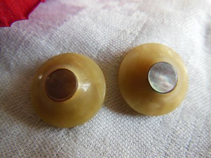 Collection duo boutons dessus en nacre pied  métal diamètre 1,8 cm D14M