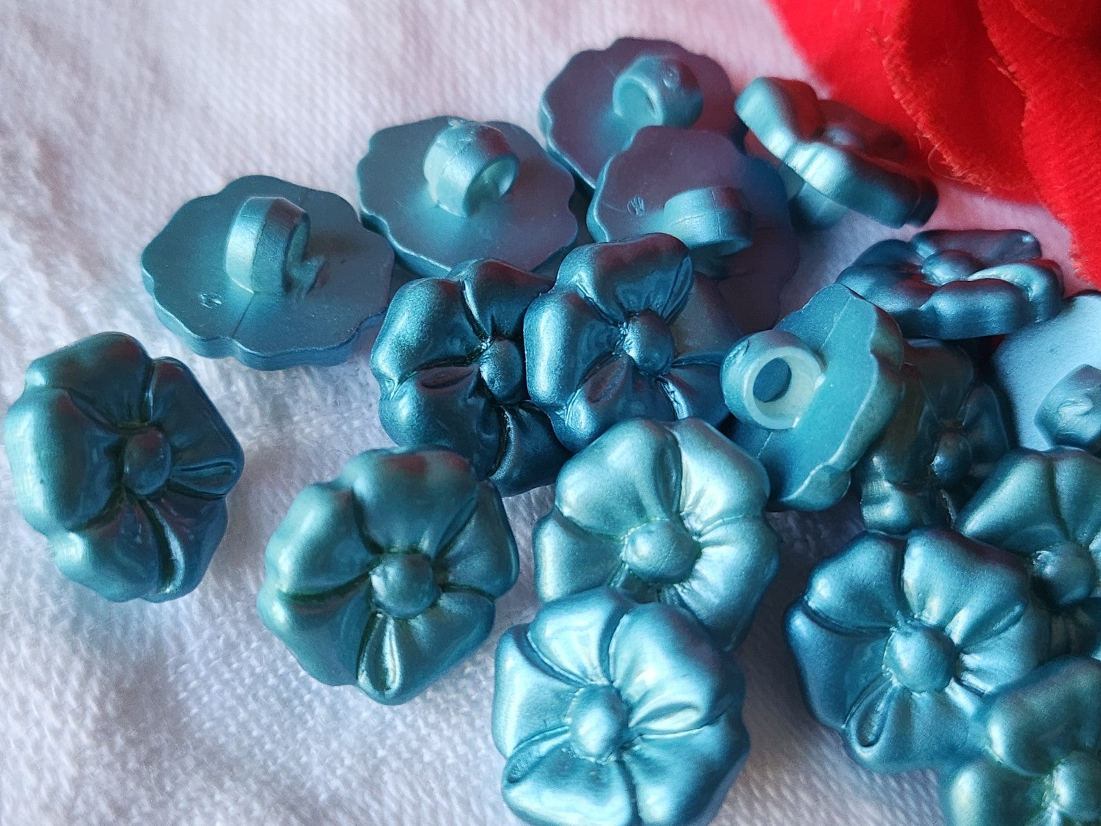 Lot 21  boutons vintage bleu fleur pied 1,3 cm ref 3903