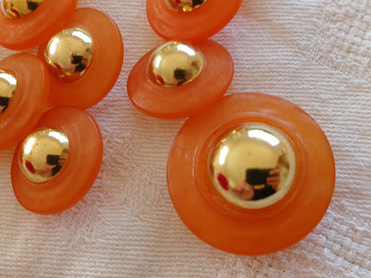 Lot 9 boutons vintage à pied orange mat kitch 1,9 et 2,7 cm ref 6471