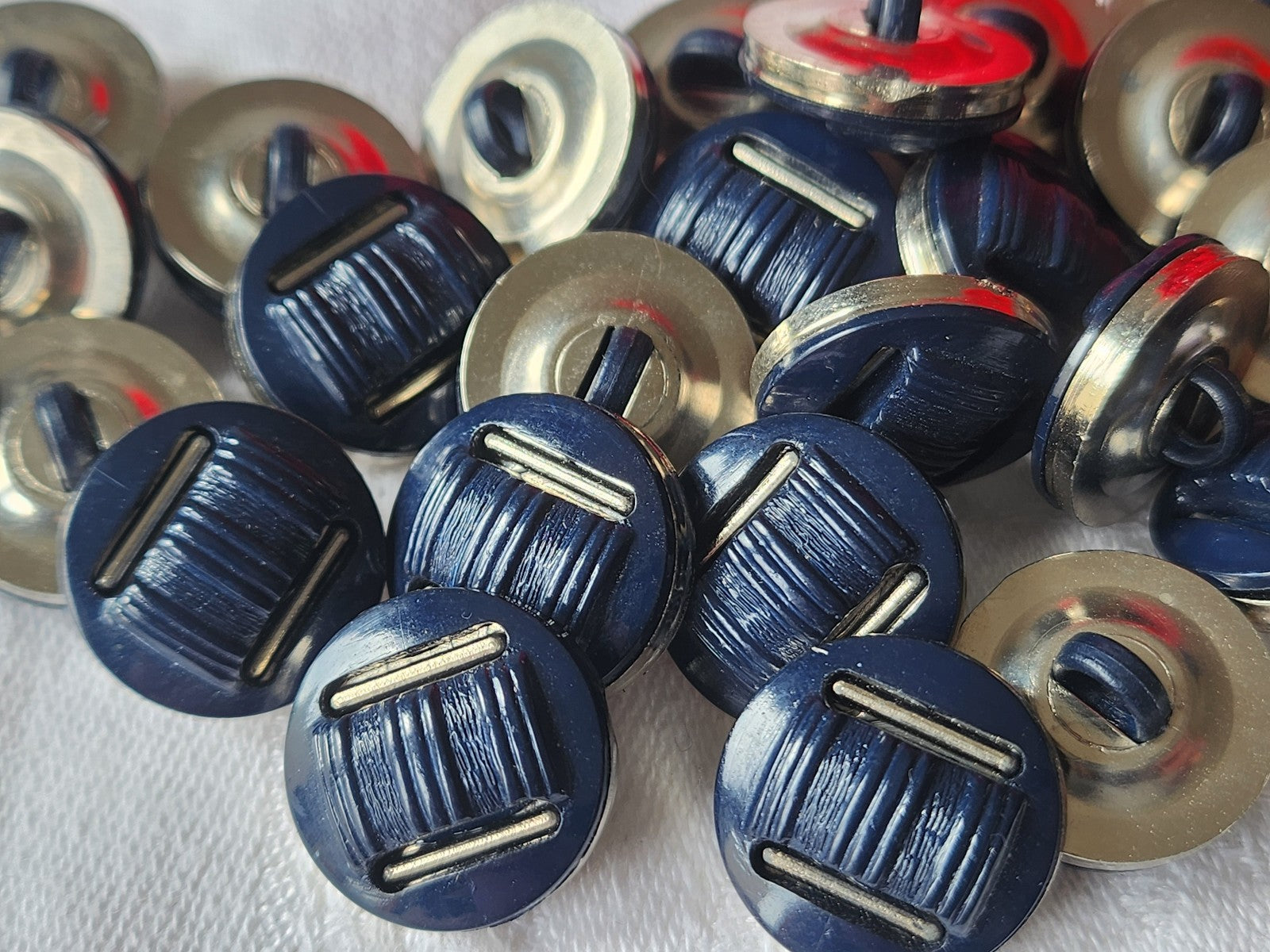 Lot 12 boutons vintage bleu acrylique argenté 1,7 cm ref 3547