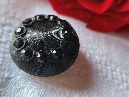 Bouton vintage parurier collection resine strass noir bijoux  2,6 cm ref 1856