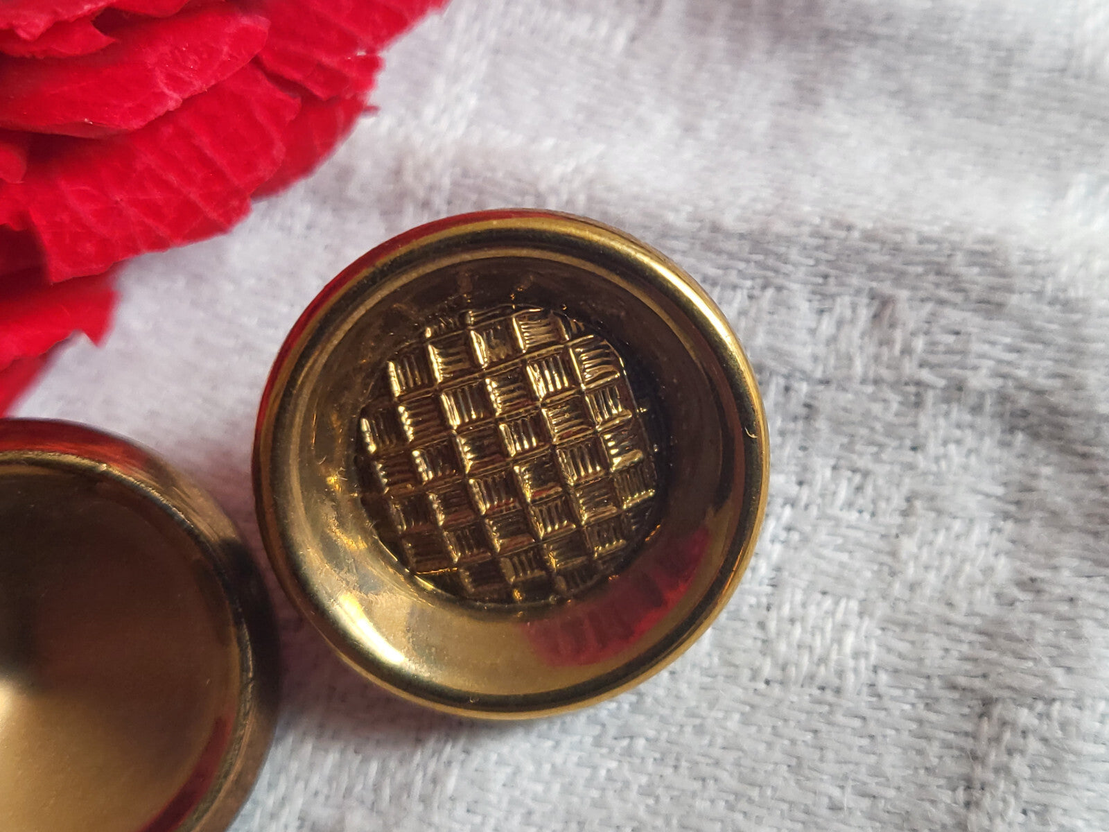 Duo boutons anciens en verre doré foncé à pied  diamètre: 1,7 cm G6G