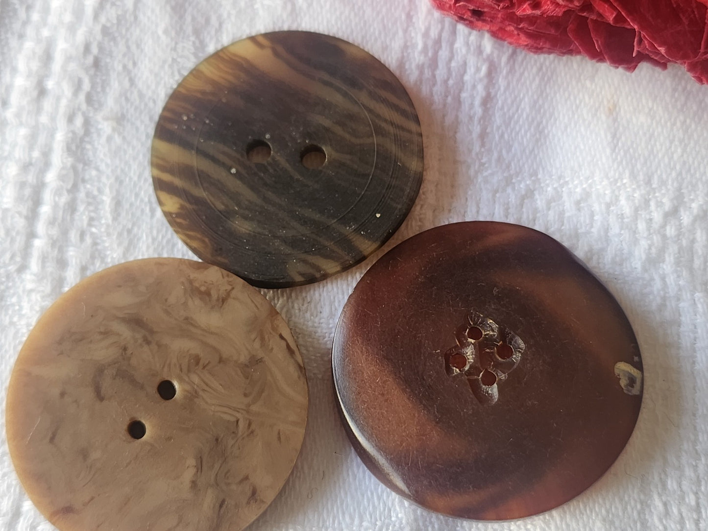 Trio boutons anciens  collection art deco 3 à 3,2 cm cm G13T