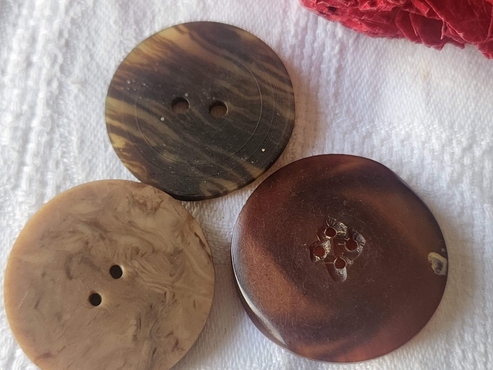 Trio boutons anciens  collection art deco 3 à 3,2 cm cm G13T