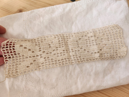 Dentelle ancienne grande application crochet fleur 22 cm sur 6,5 cm T1-18
