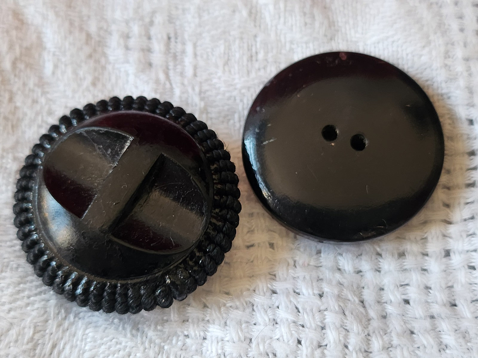 Duo boutons vintage en passementerie noir 2,4 et 2,6 cm D18D
