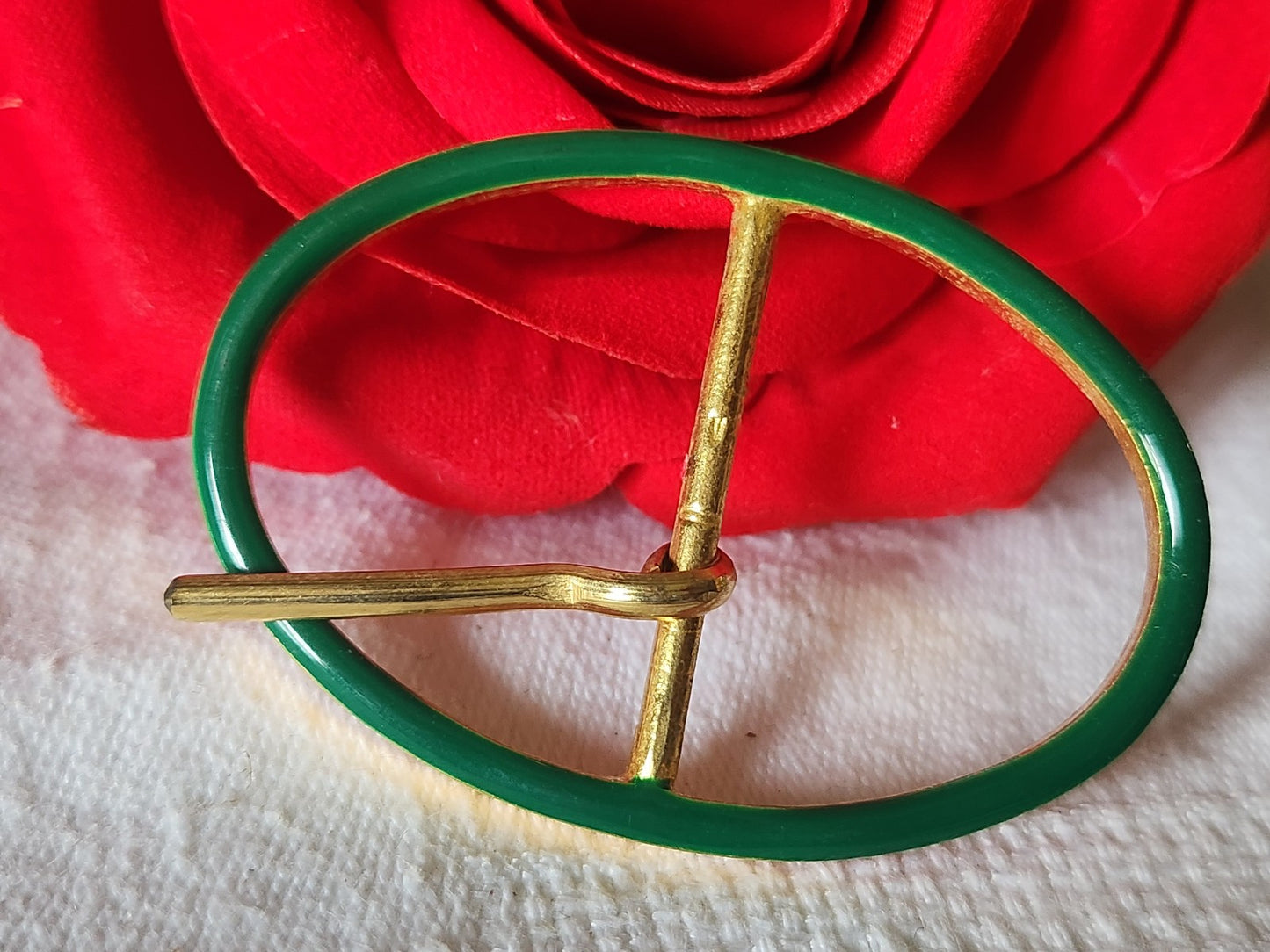 Boucle de ceinture ancienne vintage  vert métal doré 5,3 cm sur 3,5  cm