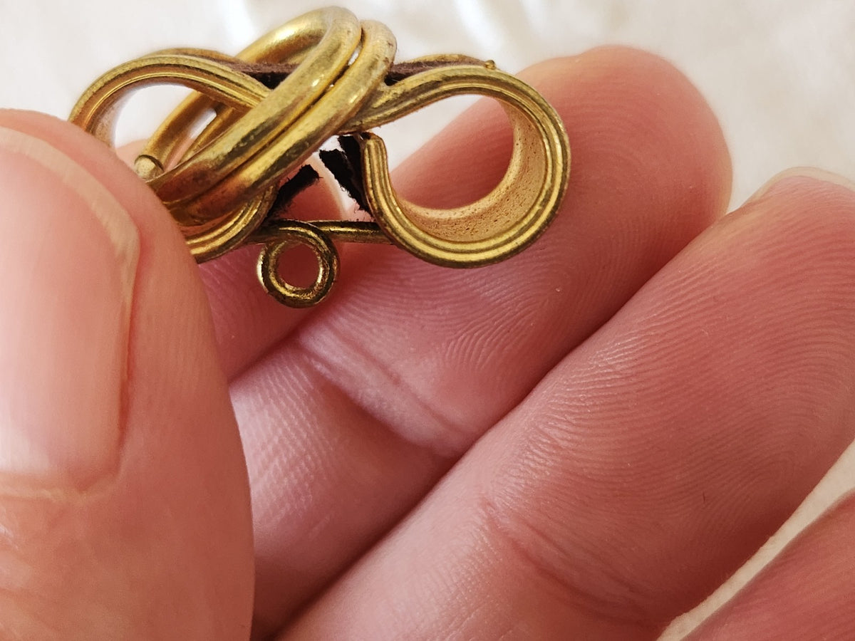 Collection bouton ancien en métal ornement parurier marron 2,6 cm D17C