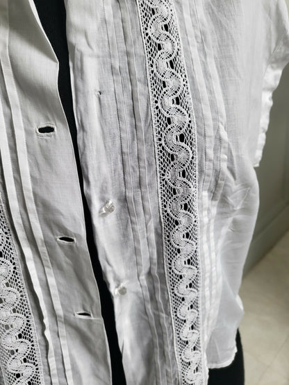 Chemisier vintage très fin dentelle plis religieux taille 38? B1