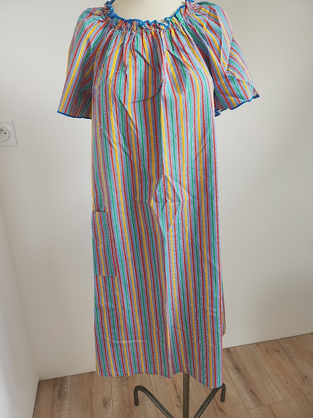 Pur vintage robe ancienne coton imprimé rouge jaune vert  38 ref portant
