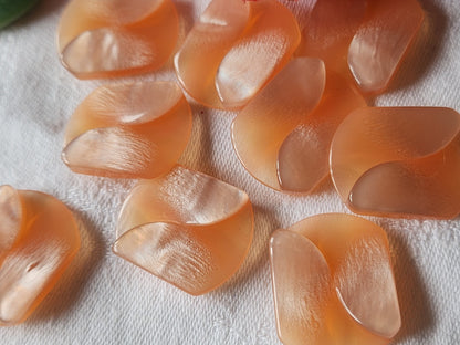 Lot 8  boutons vintage rose reflet nacré  rectangle 2,1 / 1,7 cm ref 6061