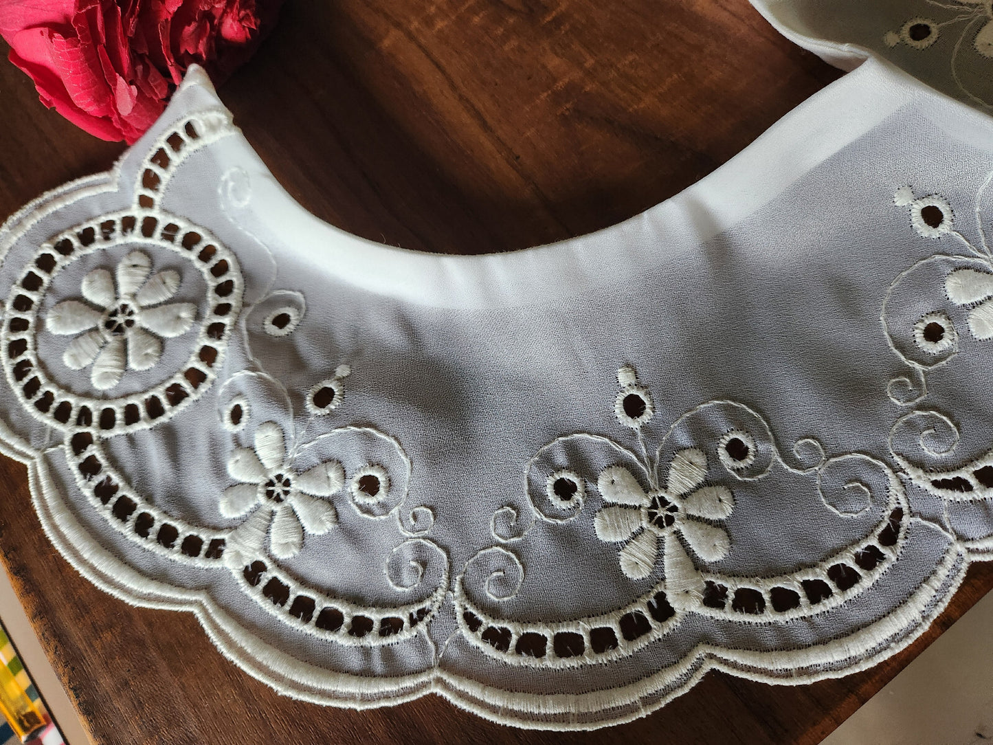 Ancien  col en tissu style oranza motif plumetis dentelle mecanique B1-60