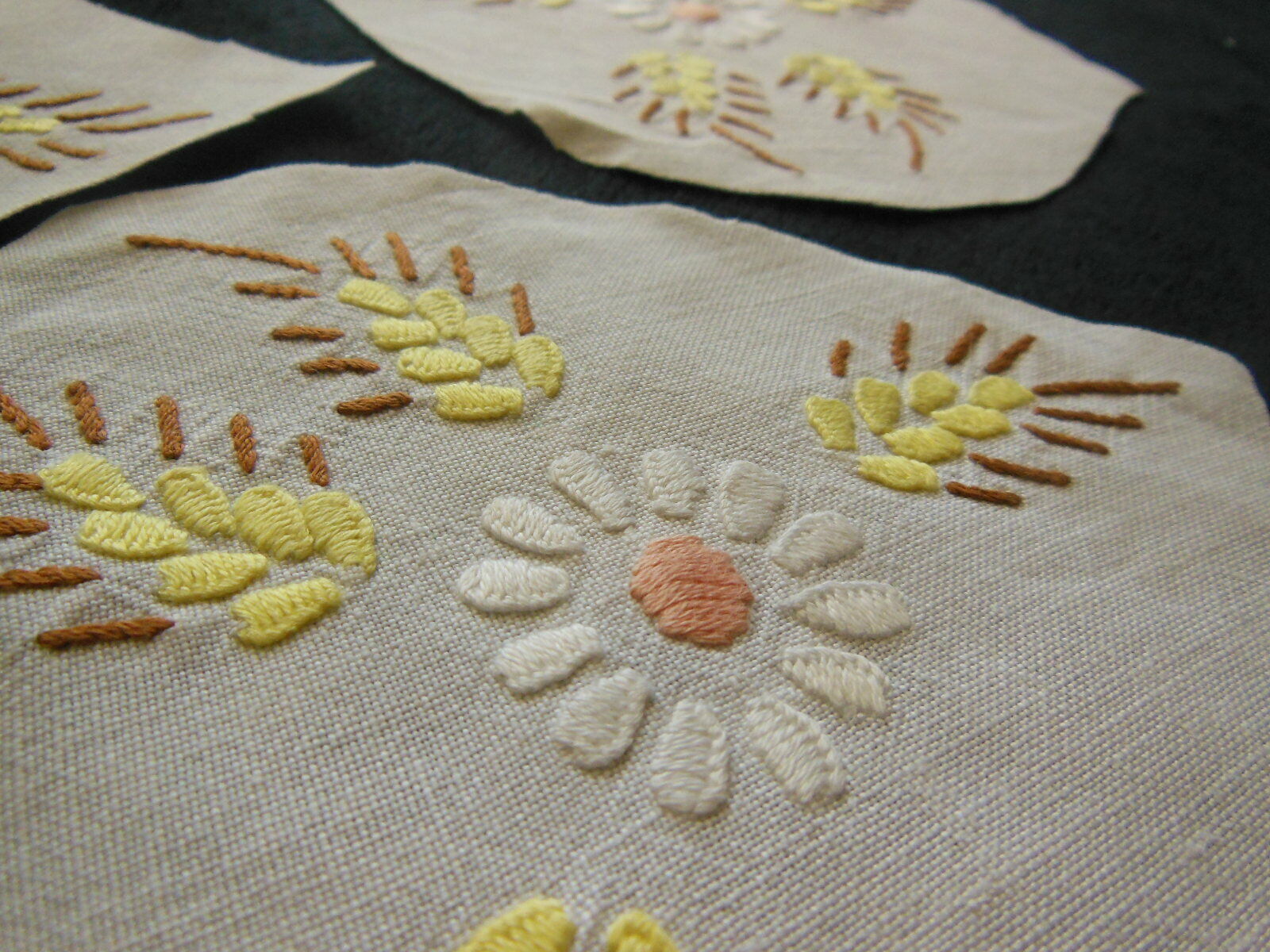 Trio broderies ancienne bouquet champêtre marguerite création couture   T3-24