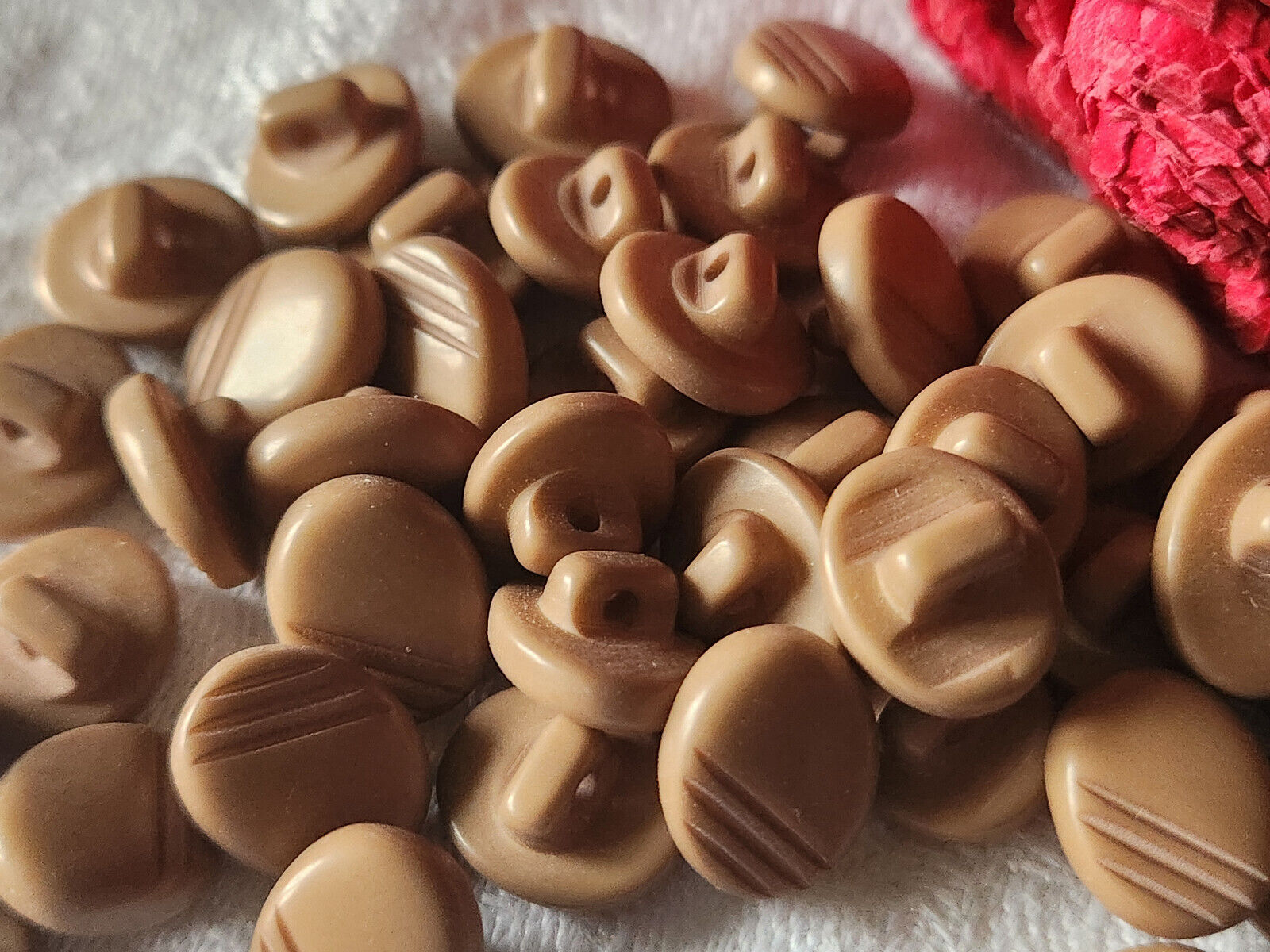 Lot 18 petits boutons vintage marron mat ovale 1 sur 1,2 cm ref 5507