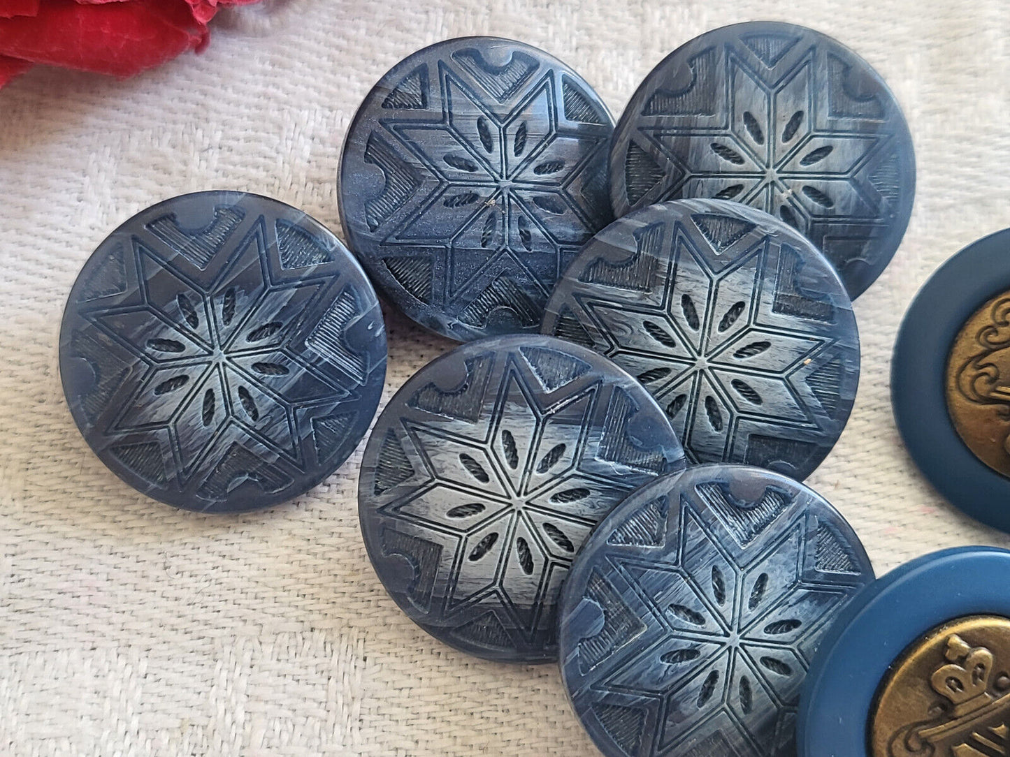 Lot 12  boutons vintage bleu  2 séries à pied 1,8 cm ref 5491