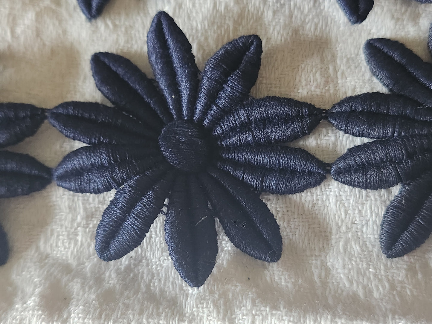 Lot 5 anciennes applications vintage fleur bleu diamètre 5 cm T7