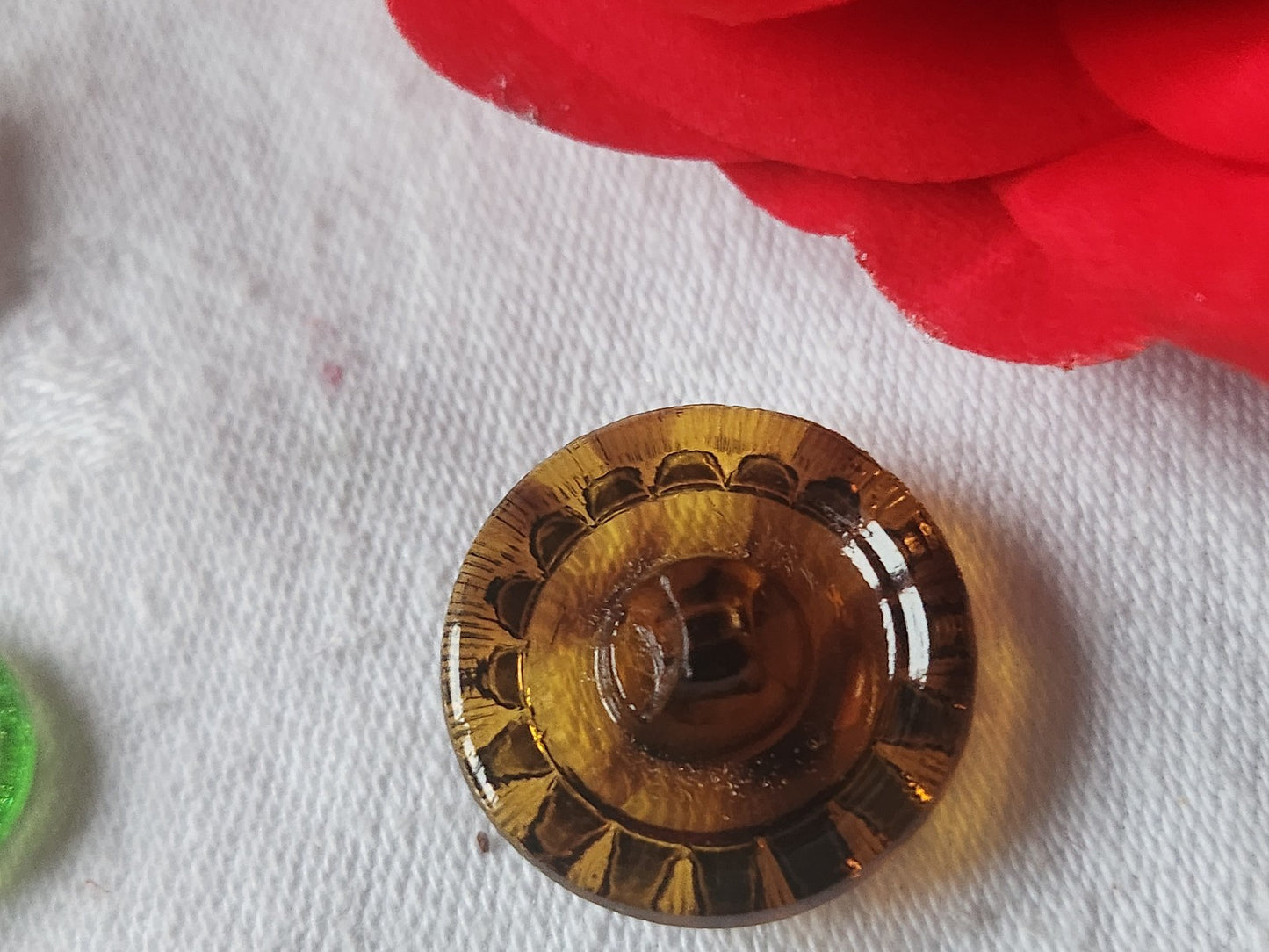Bouton anciens en verre  marron motif ecaille argenté 2,2 cm D9O