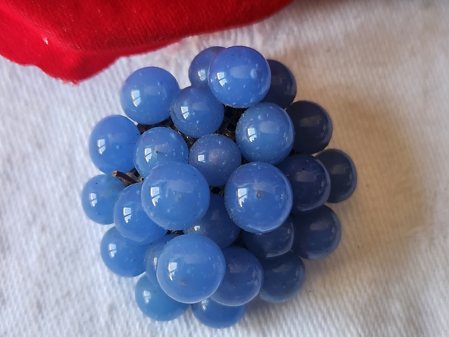 Ancien bouton perle en verre bleu double attache lourd  3,4 cm ref 570