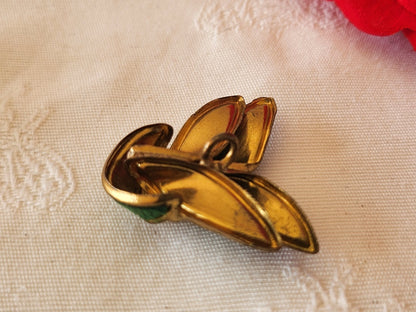 Bouton ancien metal vert  2,8 cm sur 3 cm original D19K