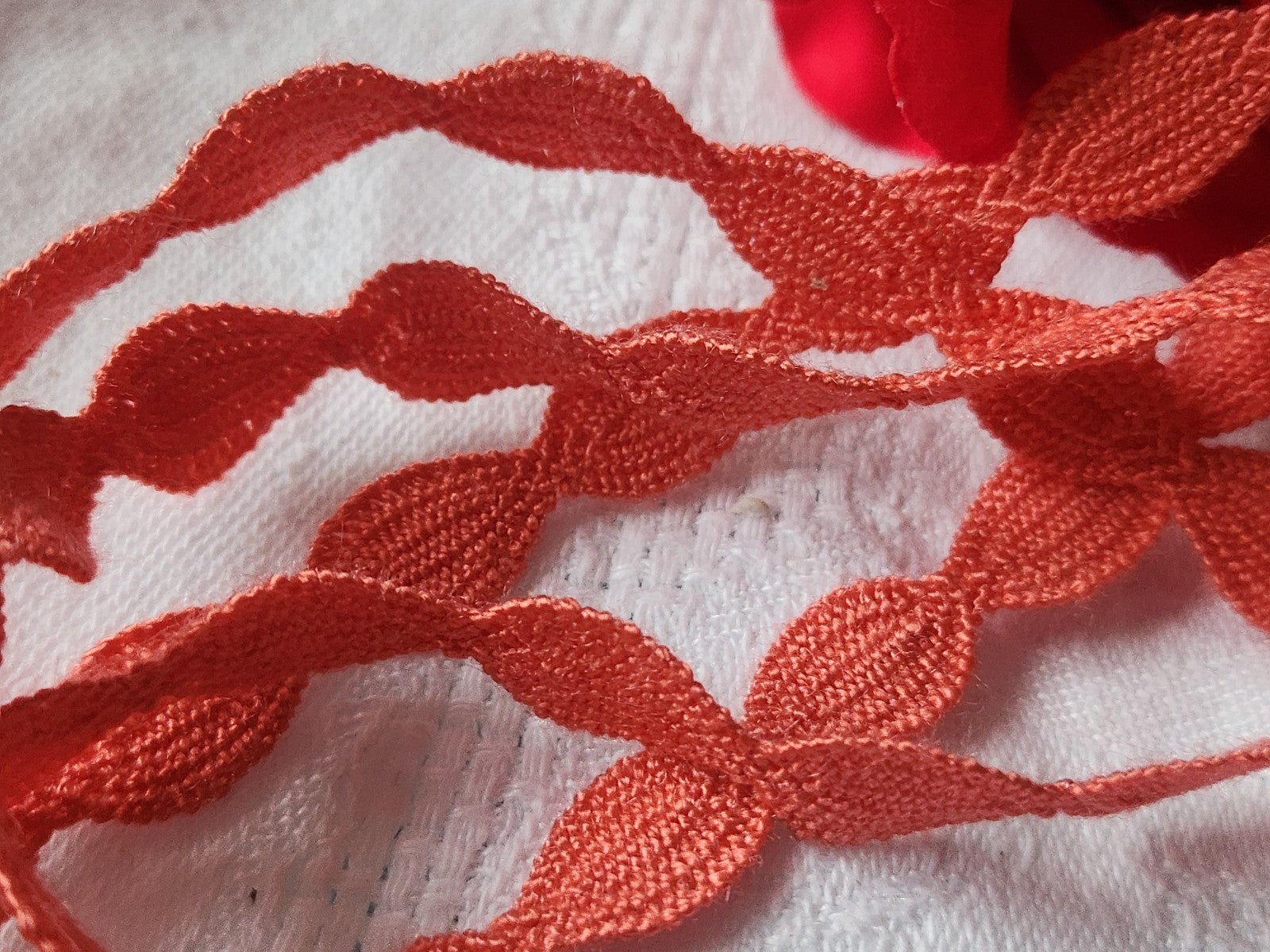 Dentelle galon vintage orange  coton 3 métres sur 1 cm A1