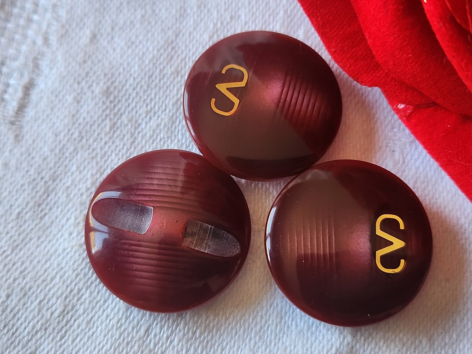 Trio boutons vintage lie de vin inclusion doré pied 2,2 cm ref 2665