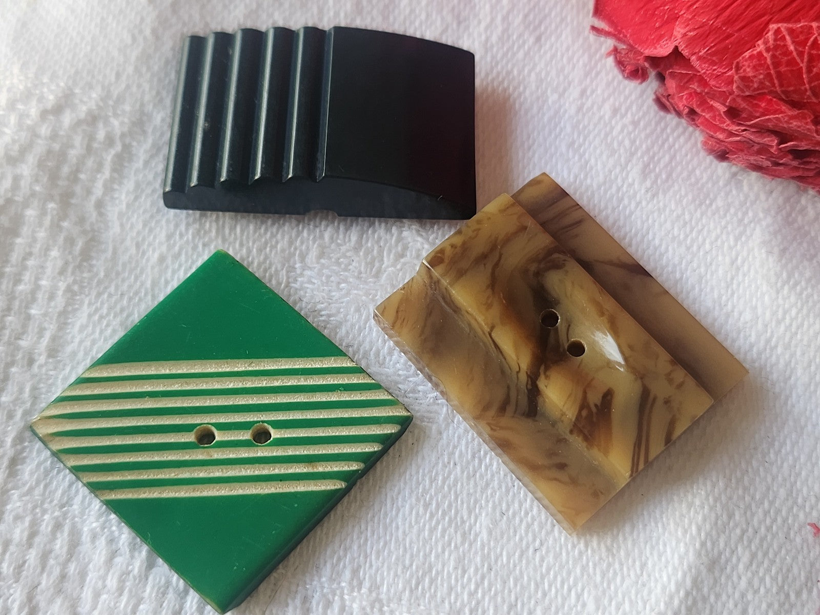 Trio boutons anciens  collection art deco 1,8 à 2,5 cm cm G15E