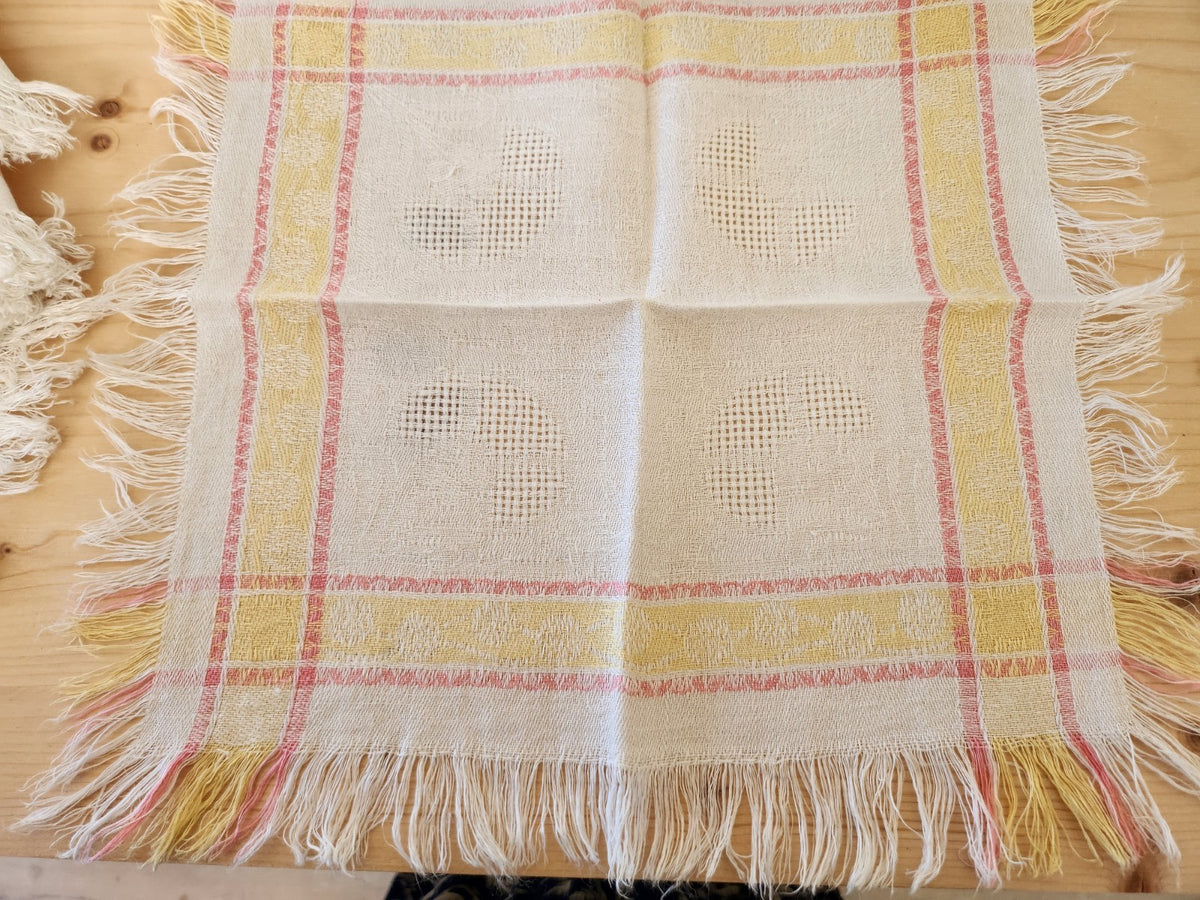 Lot 10 serviettes anciennes a franges damassé rose jaune 34 cm sur 36 cm  B8