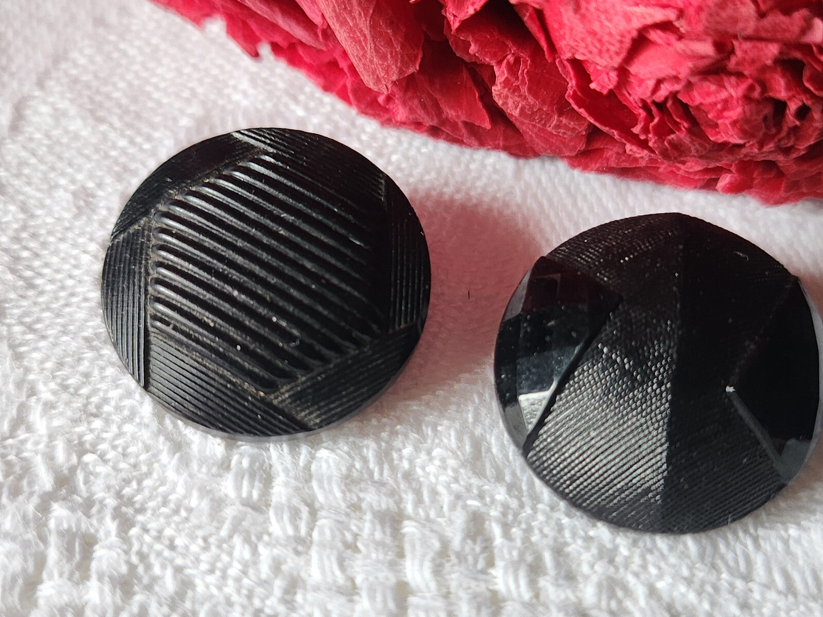 Duo boutons anciens en verre noir à pied 1,8 cm G13B